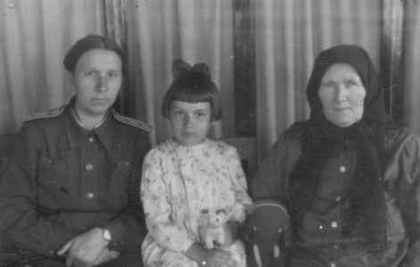 Мама, бабушка и сестра-Галина