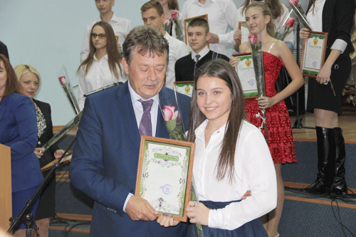 Алина Пашкова - Мастера спорта и серебряный призер Международных соревнований 2016 года, которая также стала стипендиатом мэра 2016 года